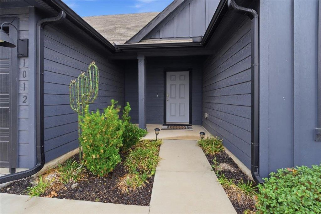 1012 NORWAY, Seguin, TX 78155