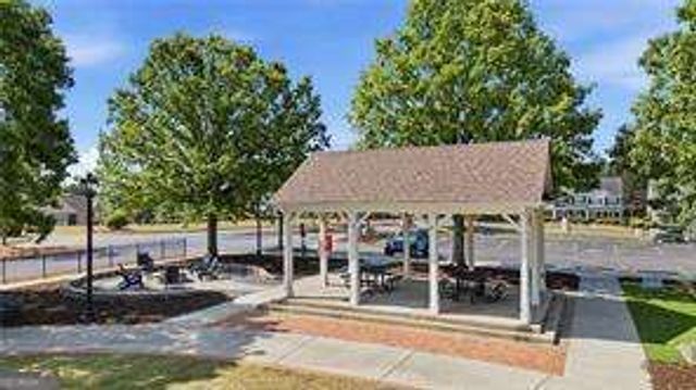 567 Ridge View Crossing, Woodstock, GA 30188
