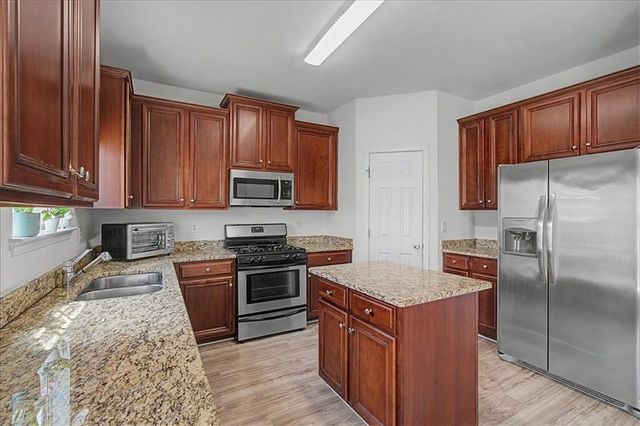 614 Maltese Drive, Atlanta, GA 30349
