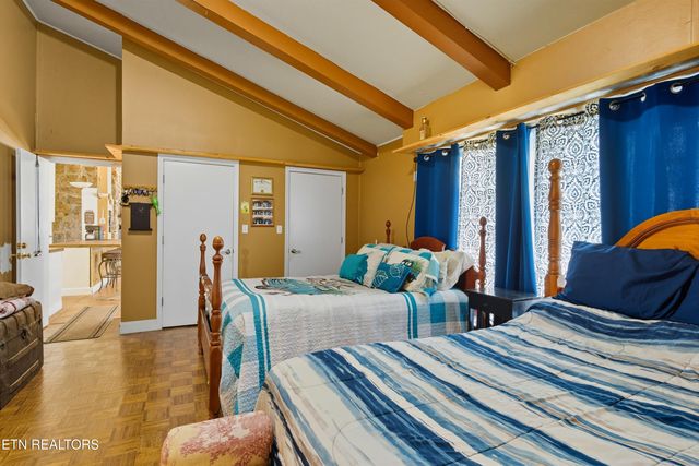 605 S Lake Drive A, Oneida, TN 37841