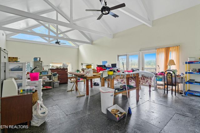 605 S Lake Drive A, Oneida, TN 37841