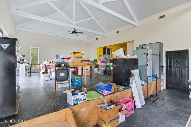 605 S Lake Drive A, Oneida, TN 37841