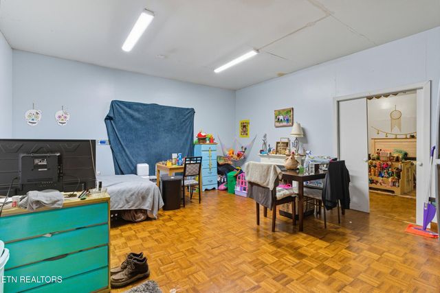 605 S Lake Drive A, Oneida, TN 37841