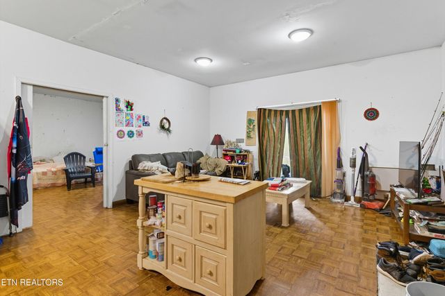 605 S Lake Drive A, Oneida, TN 37841