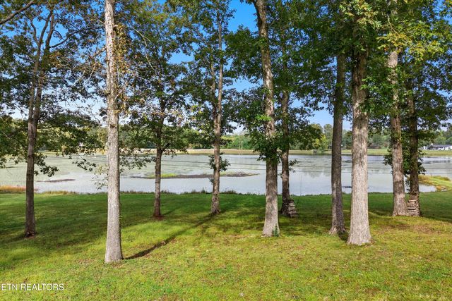 605 S Lake Drive A, Oneida, TN 37841