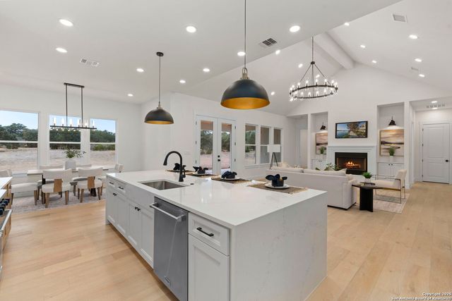 1172 Buckskin Trail, Bandera, TX 78003