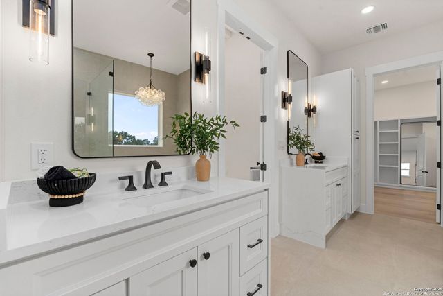 1172 Buckskin Trail, Bandera, TX 78003