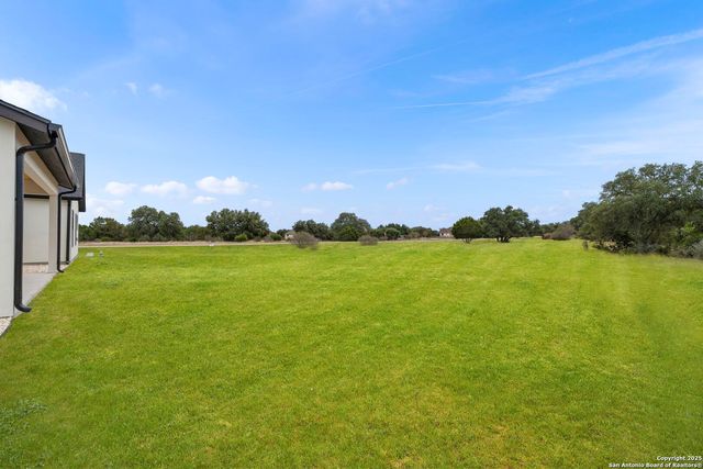 1172 Buckskin Trail, Bandera, TX 78003