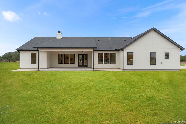 1172 Buckskin Trail, Bandera, TX 78003