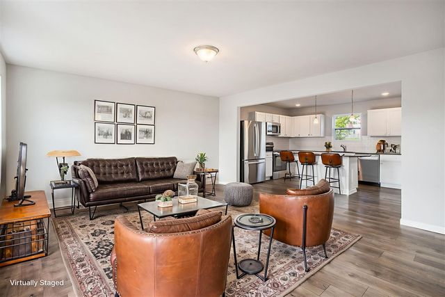 48692 Silver Oaks Boulevard, Mattawan, MI 49071