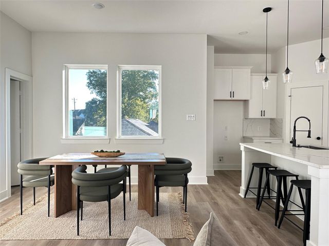 810 Elkhart Street F, Houston, TX 77091