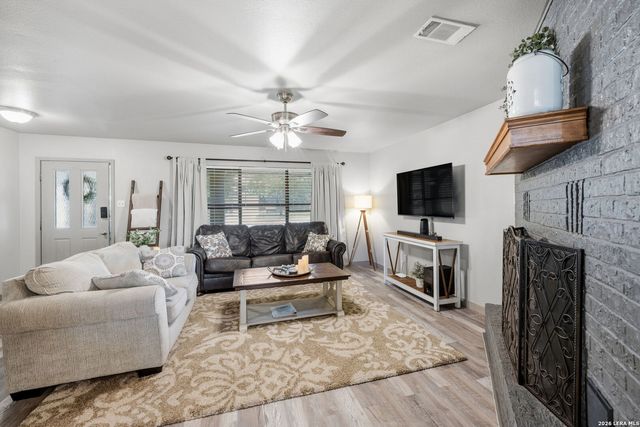 162 Doris St, New Braunfels, TX 78130