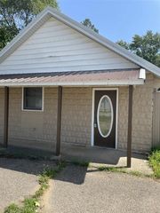 1022 E Michigan Avenue, Paw Paw, MI 49079