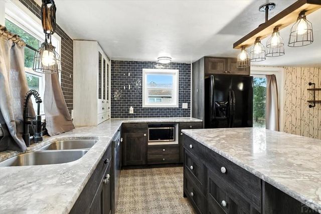 2402 W 17th St, Pueblo, CO 81003