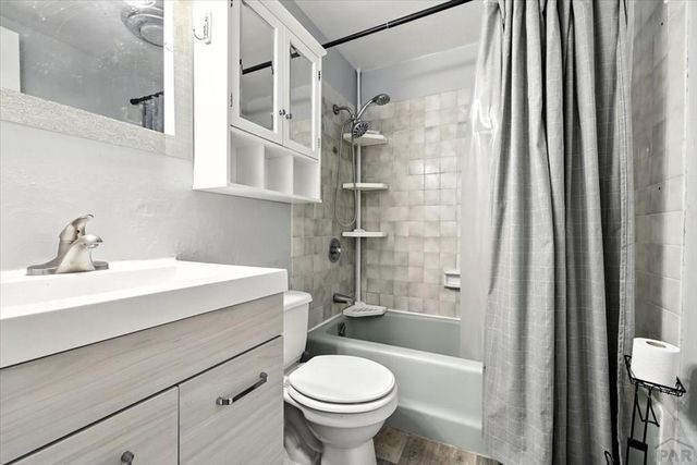 2402 W 17th St, Pueblo, CO 81003