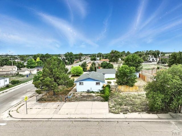 2402 W 17th St, Pueblo, CO 81003