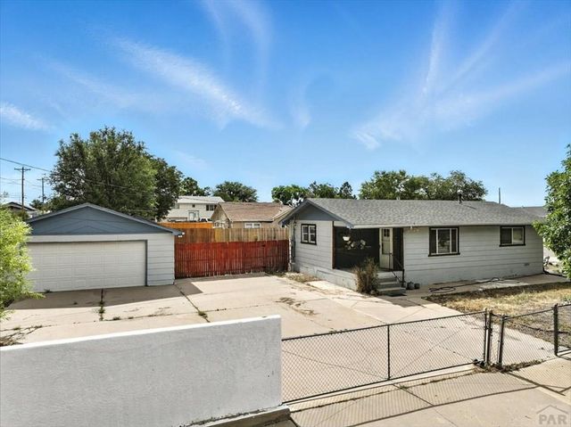 2402 W 17th St, Pueblo, CO 81003