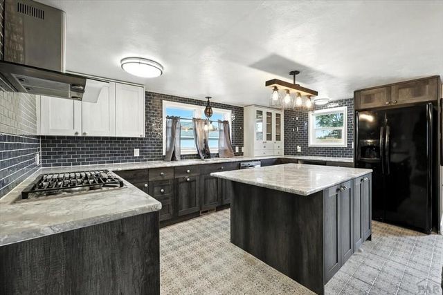 2402 W 17th St, Pueblo, CO 81003