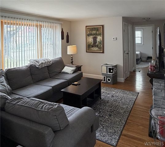 16 Oakwood Terrace, North Tonawanda, NY 14120