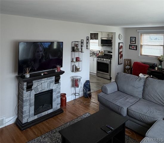 16 Oakwood Terrace, North Tonawanda, NY 14120