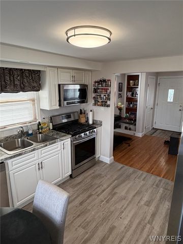 16 Oakwood Terrace, North Tonawanda, NY 14120