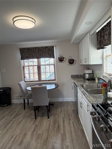 16 Oakwood Terrace, North Tonawanda, NY 14120