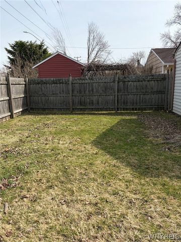 16 Oakwood Terrace, North Tonawanda, NY 14120