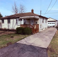 16 Oakwood Terrace, North Tonawanda, NY 14120