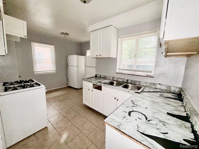 19620 Sunset Street, Detroit, MI 48234