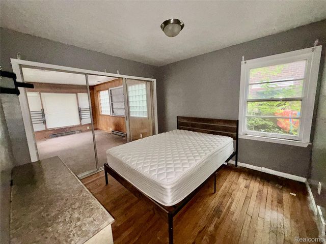 19620 Sunset Street, Detroit, MI 48234