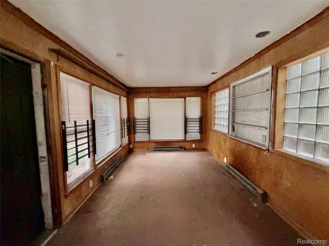 19620 Sunset Street, Detroit, MI 48234