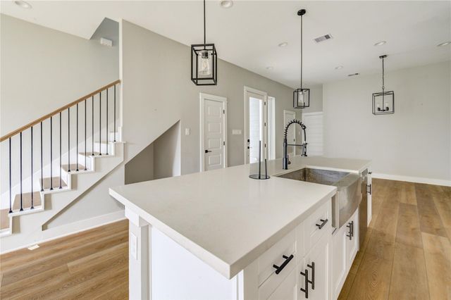 4220 Mckinley Street, Houston, TX 77051