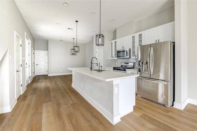 4220 Mckinley Street, Houston, TX 77051