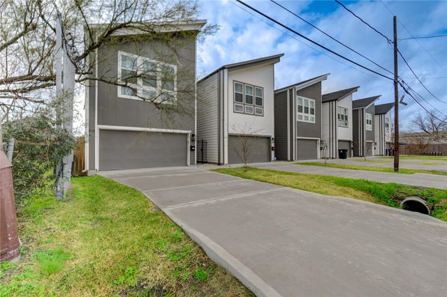 4220 Mckinley Street, Houston, TX 77051