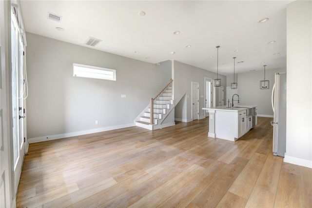 4220 Mckinley Street, Houston, TX 77051