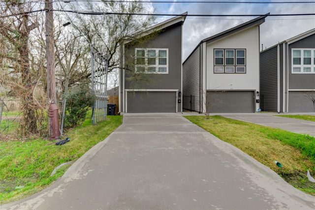 4220 Mckinley Street, Houston, TX 77051