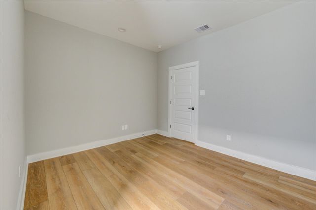 4220 Mckinley Street, Houston, TX 77051