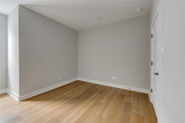 4220 Mckinley Street, Houston, TX 77051