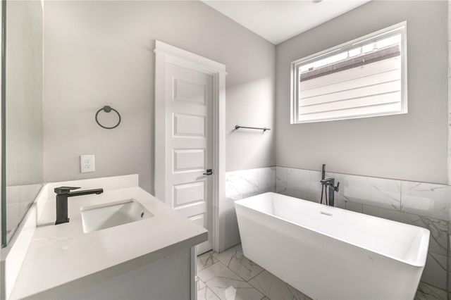 4220 Mckinley Street, Houston, TX 77051