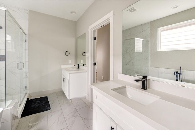 4220 Mckinley Street, Houston, TX 77051