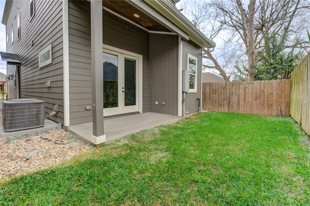 4220 Mckinley Street, Houston, TX 77051