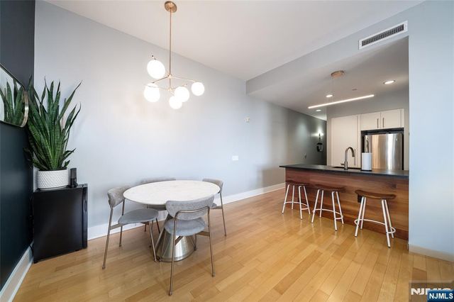 4 Beacon Way 502, Jersey City, NJ 07304