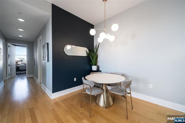 4 Beacon Way 502, Jersey City, NJ 07304