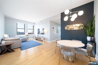 4 Beacon Way 502, Jersey City, NJ 07304