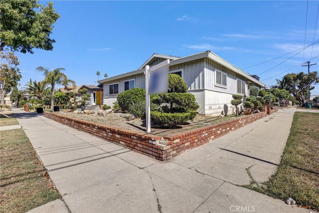301 E Buckthorn, Inglewood, CA 90301 — photo 2