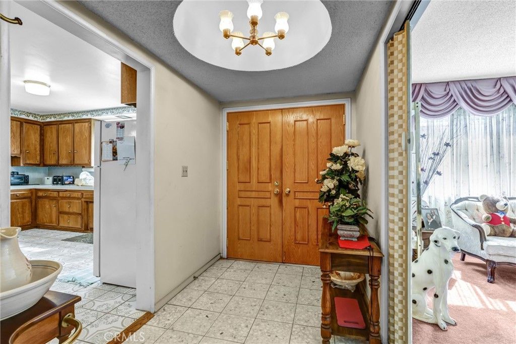 301 E Buckthorn, Inglewood, CA 90301 — photo 3