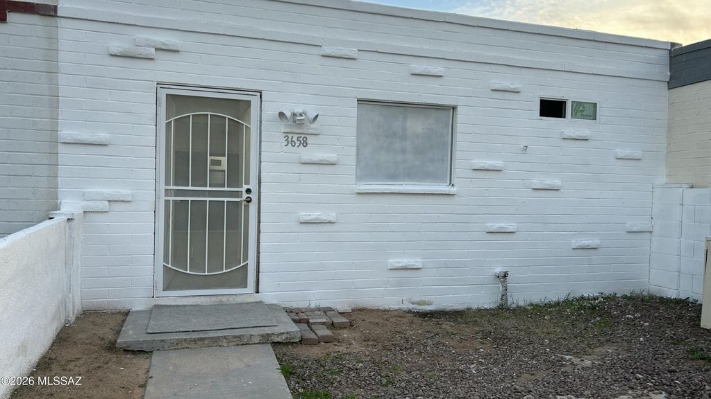 3658 E Ellington Place, Tucson, AZ 85713
