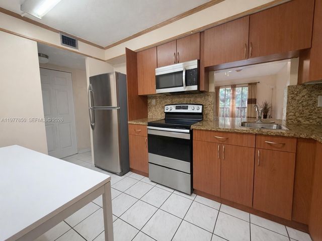 7000 Nova Dr 205E, Davie, FL 33317