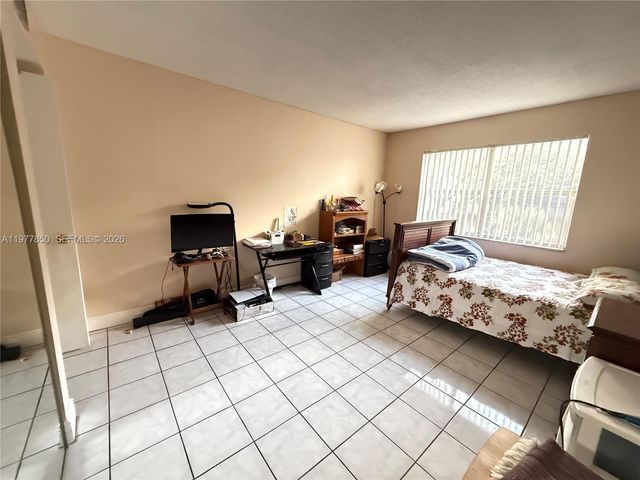 7000 Nova Dr 205E, Davie, FL 33317