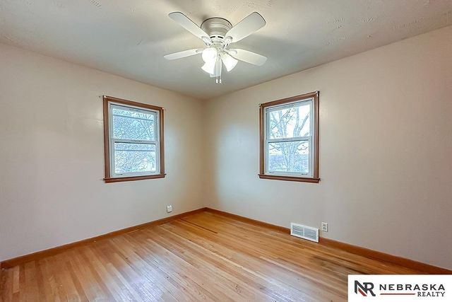 1713 Robertson Drive, Omaha, NE 68114